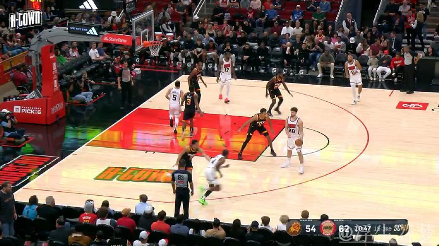 申京运球单打 低位转身挑篮得分 申京运球单打 低位转身挑篮得分